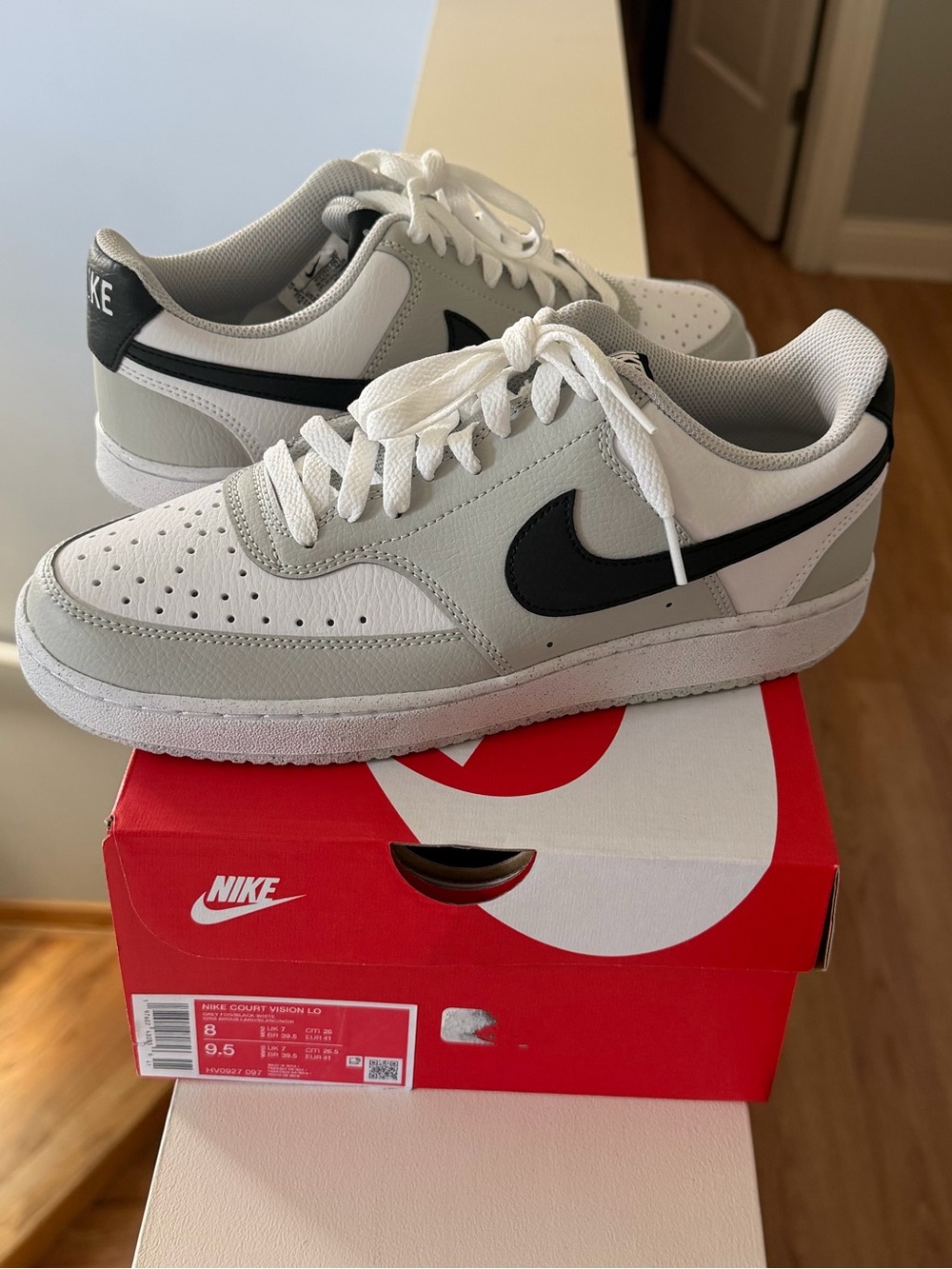 Brand new”NIKE COURT VISION LO”UNISEX sneakers.Size-M-8,W-9,5.Color-white/gray🤍
